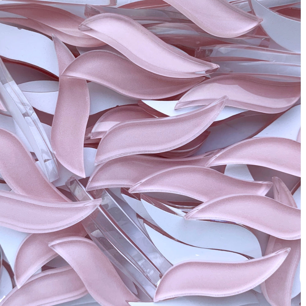 Vlající okvětní lístky Růžové