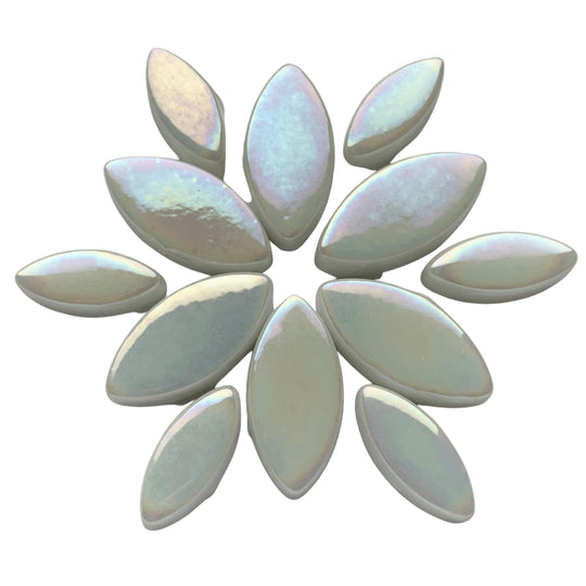 Ottoman Květinové okvětní plátky Perleťová bílá