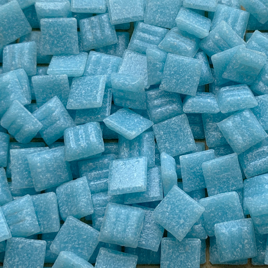 Skleněná mozaika 10mm ledově bílá (volná)