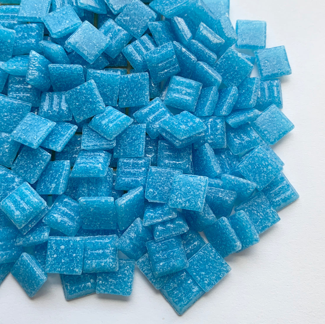 Glasmosaik 10mm  Eisweiß (lose)