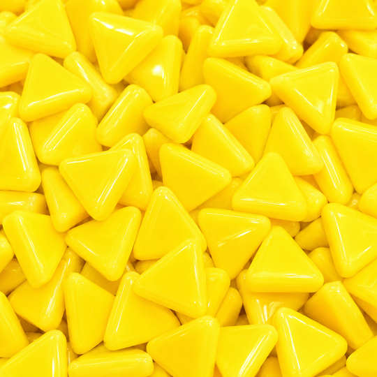 Mini skleněná mozaika trojúhelníková neprůhledná žlutá