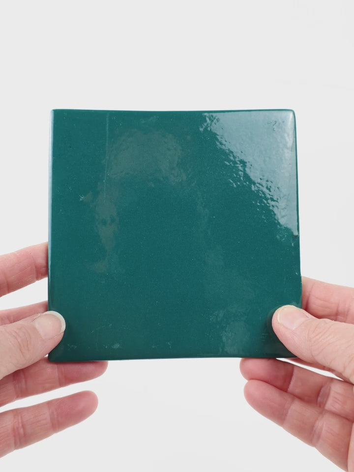 Video showing Morasutti Smalti mosaic tile – green_blue – 11.5 x 11.5 cm, rotated to show full tile