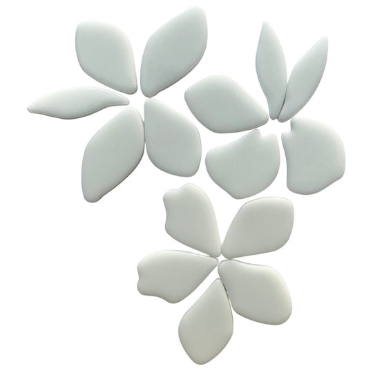 Okvětní lístky Sklo Opálově bílé