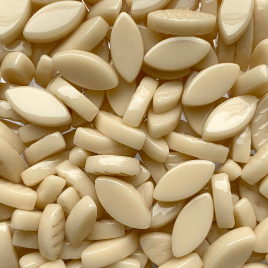 Ottoman Květinové okvětní lístky Krémová