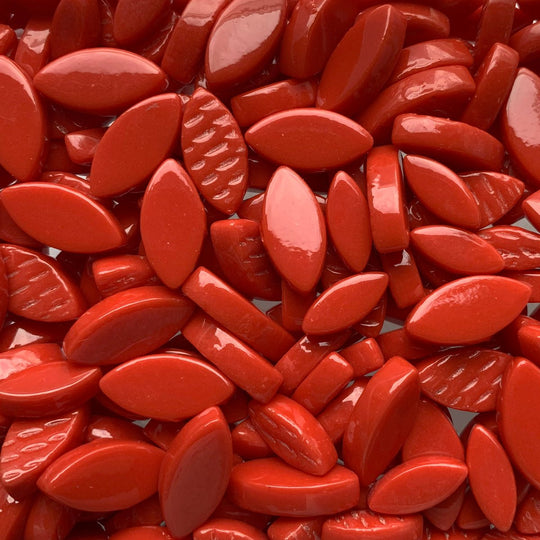 Ottoman Okvětní Lístky Jasně Červené