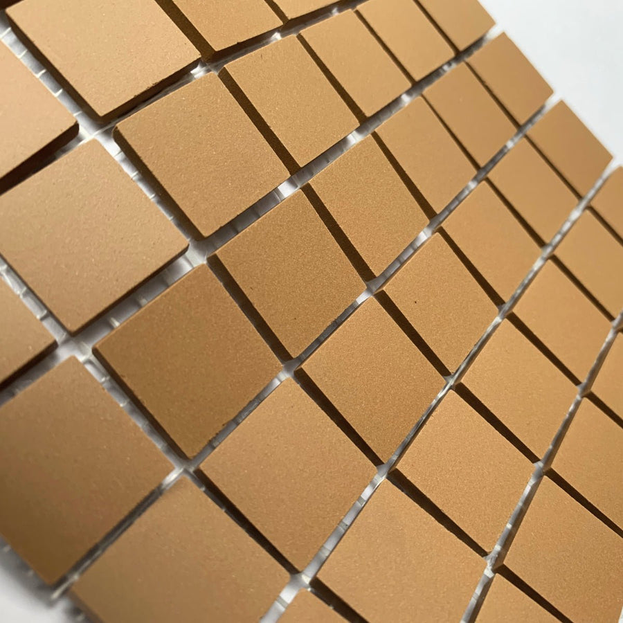 Winckelmans Caramel – matné mozaikové dlaždice 20x20 mm na síťce